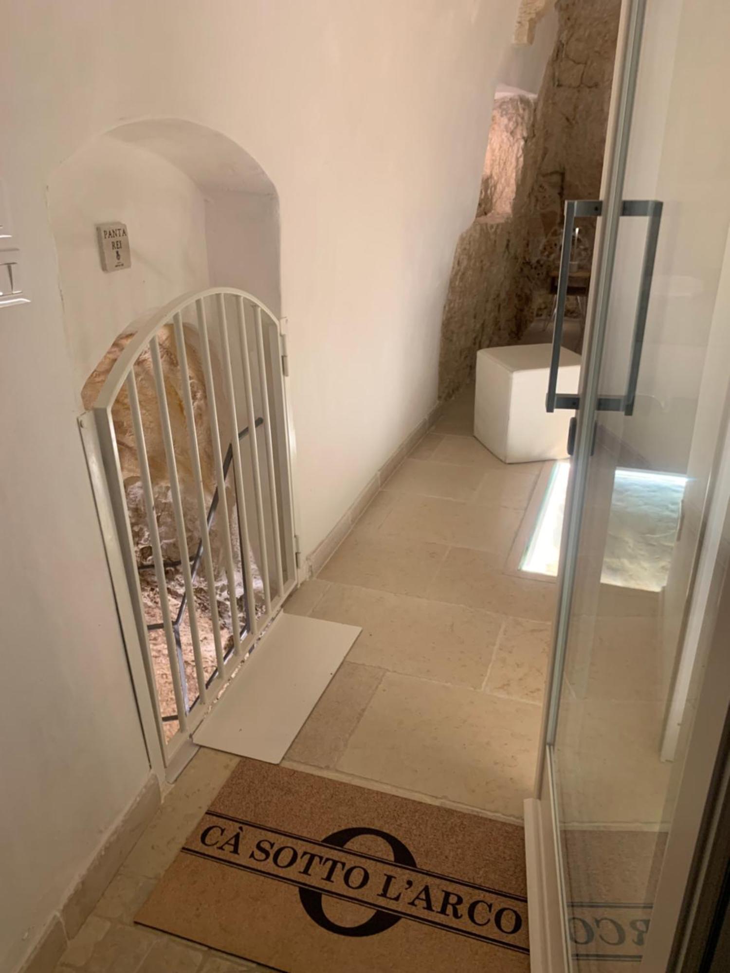 לינה וארוחת בוקר אוסטוני Ca Sotto L'Arco מראה חיצוני תמונה