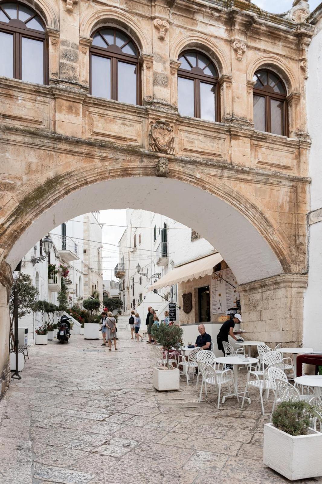 לינה וארוחת בוקר אוסטוני Ca Sotto L'Arco מראה חיצוני תמונה